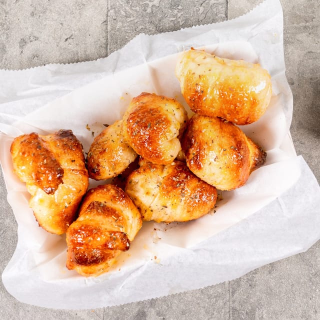 Garlic Knots.